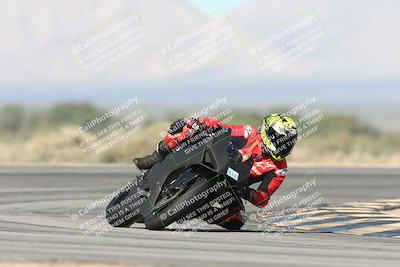 media/Jan-15-2026-Racers Edge (Thu) [[dfebeb70ab]]/2-A Group/Session 3 (Turn 16)/